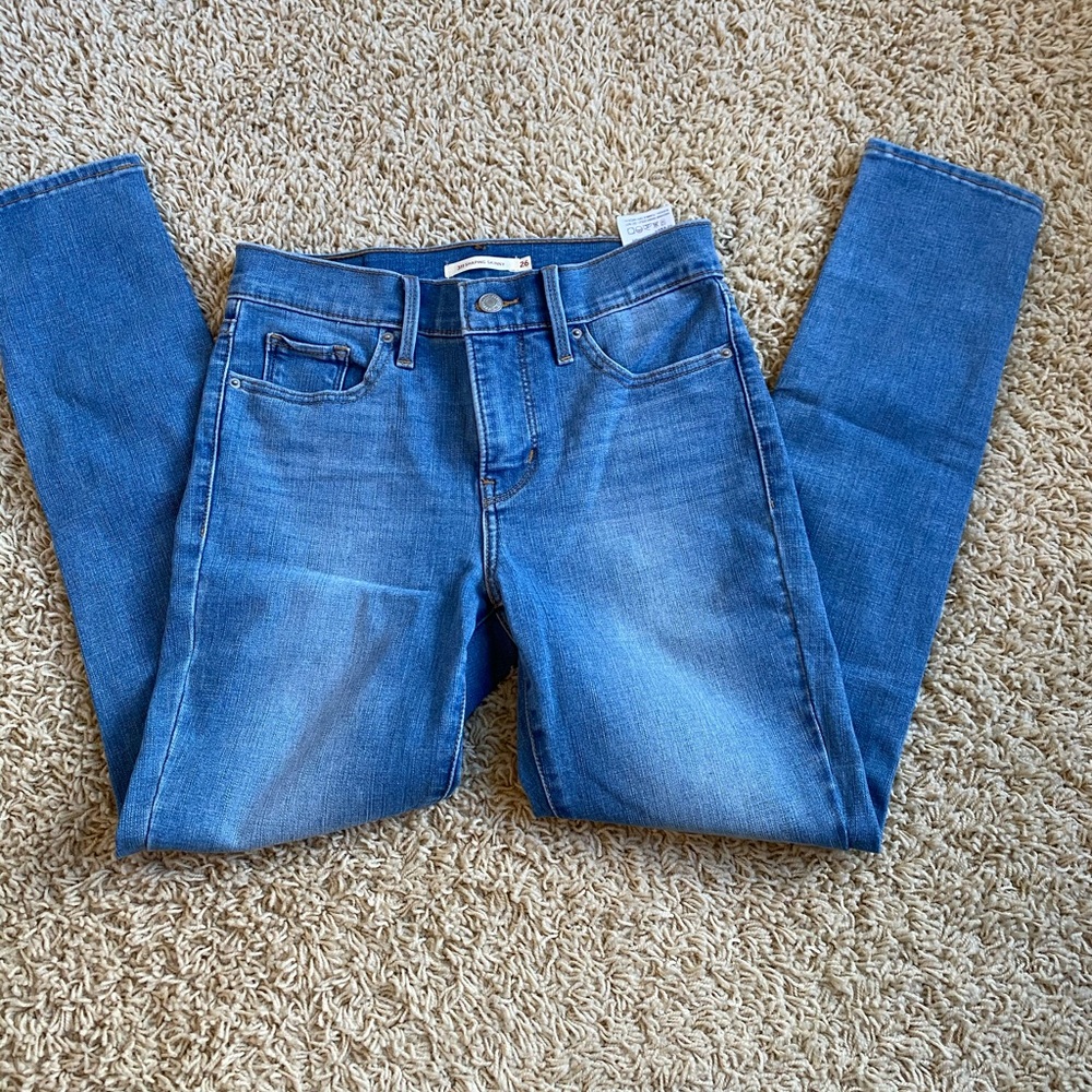Women’s Levi Jeans